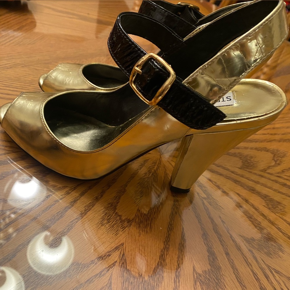 Steve Madden Gold Metallic Peep-Toe Heels with Black Strap